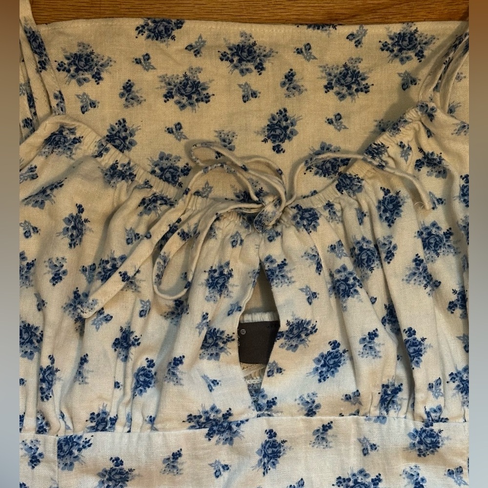 White & Blue Floral Dress - Picture 4 of 9
